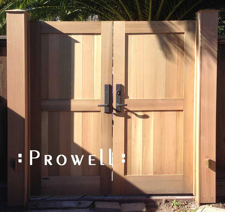 prowell wood gate with RMH gate latch E731
