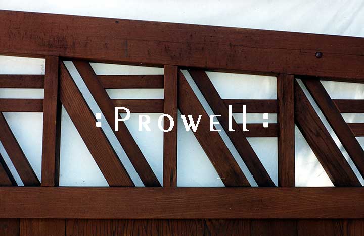 close-up photo showing the Chevron pattern for the electric gates for driveways #10