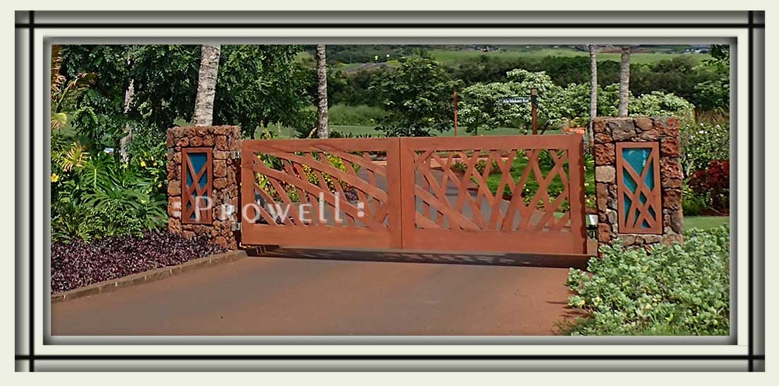 Unique wood driveway gate #220z in Hawaii. prowell