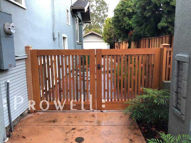 Site photograph showing the automated wooden gates #4-1 in Alameda, California