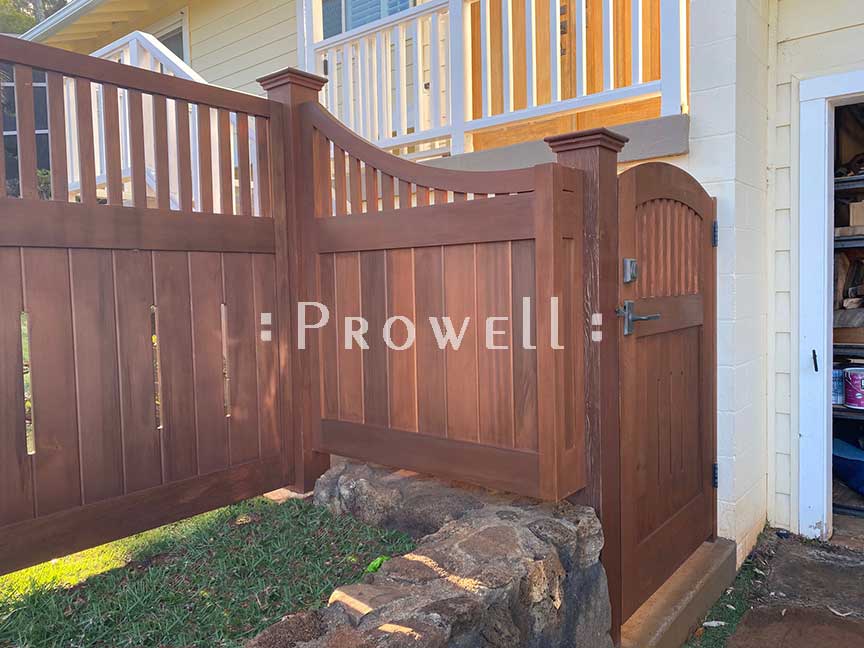 custom wood arching fence in Hawaii. prowell woodworks