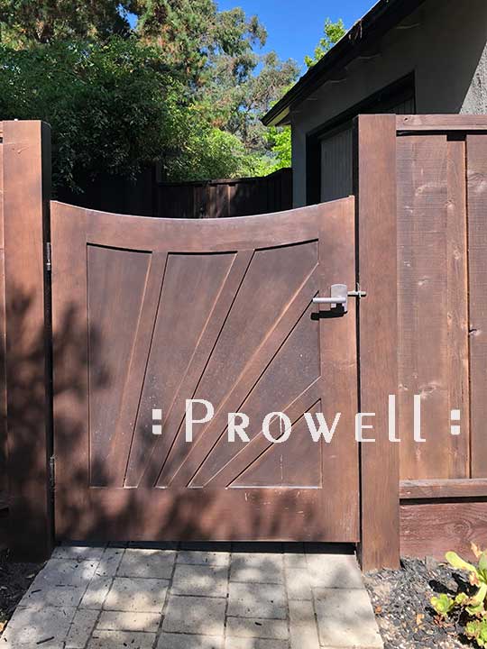 site photograph showing sunburst gate 107-3 in Oakland, California