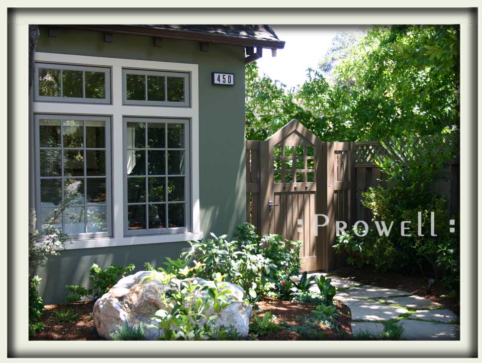 site photo of wooden side gates #109 i Palo Alto, California