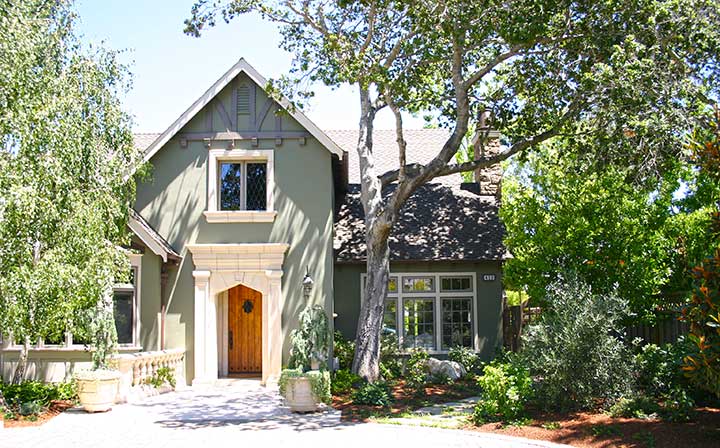 site photo showing outdoor wood gates design in San Mateo, California