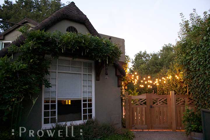 Image of colonial wood gates in palo alto, california