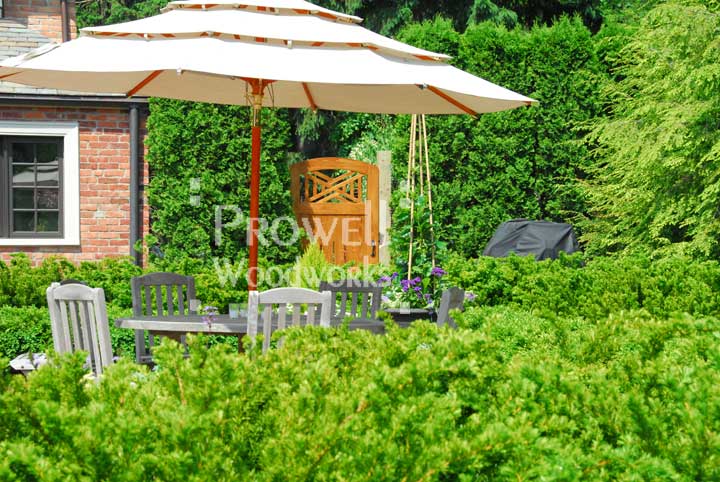 site photograph showing colonial wood garden gate near Detroit, Michigan