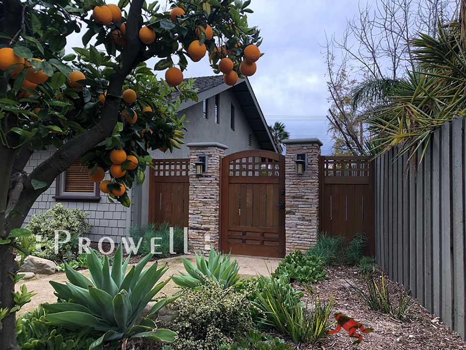 site photograph showing outdoor gate 70-10 in Los Angeles, california
