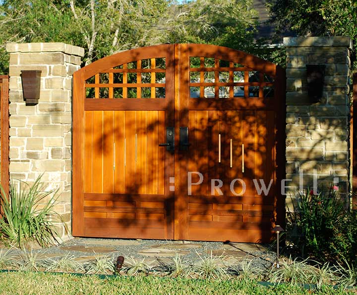 Site photograph showing 70-5 gate in Texas