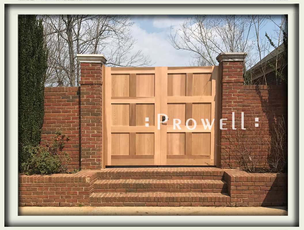 site photograph showing wooden fence gates #87 in Alabama