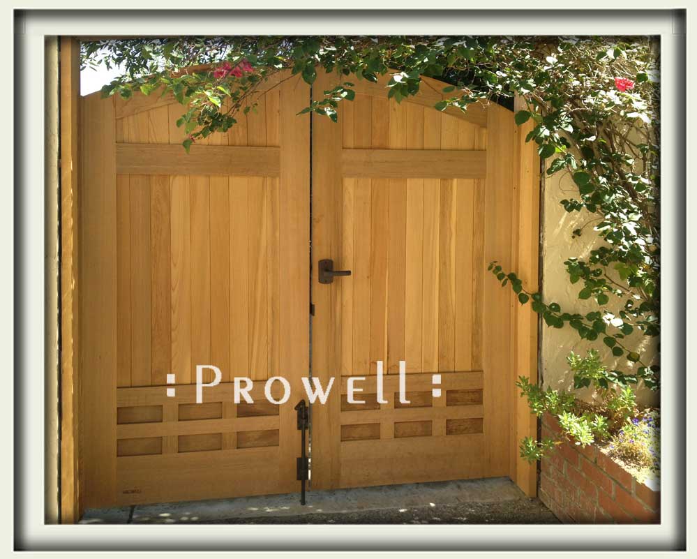 site photograph showing the wood privacy gates #89 near San Jose, California