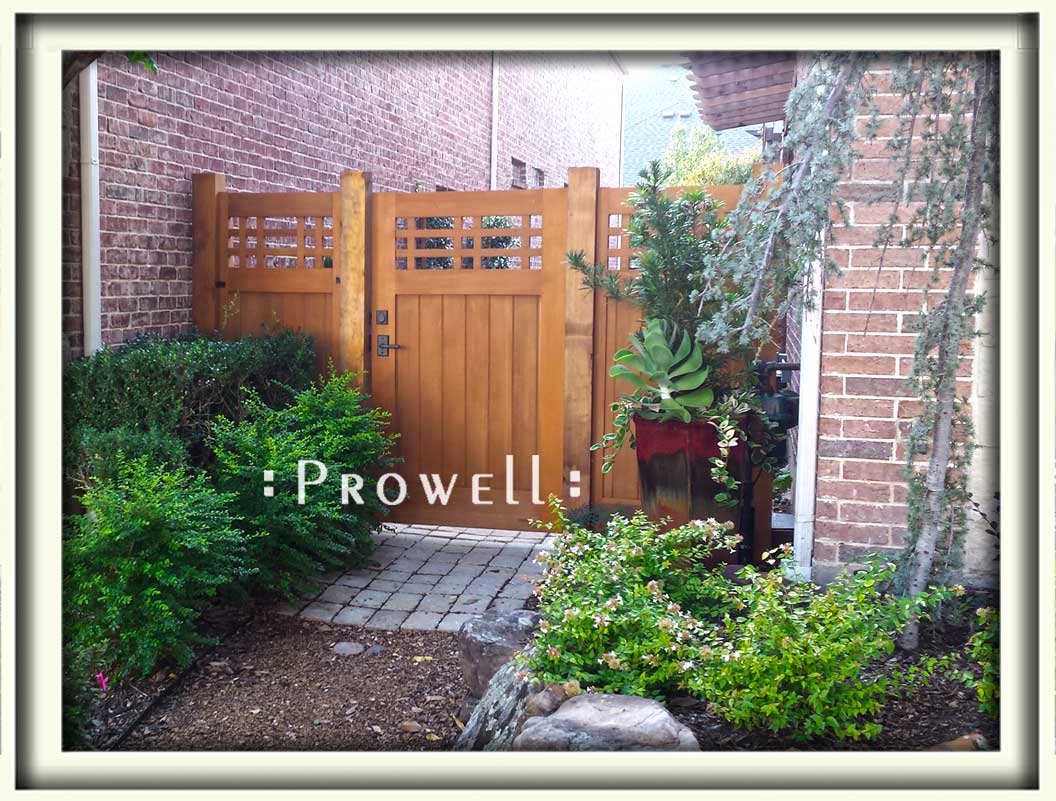 site photo showing the wood gate #98-4 in Texas