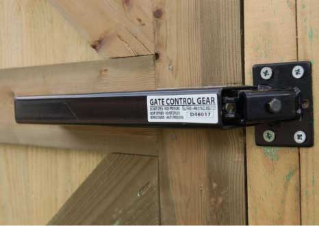 pool gate hydraulic closer
