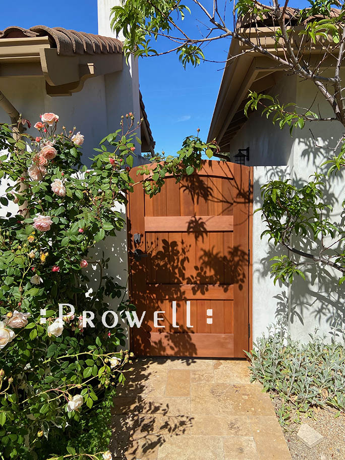 photo showing wood gate door #29-21 in california