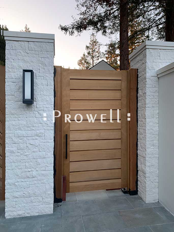 site photograph showing the horizontal wood gate #61 in silicone valley, california